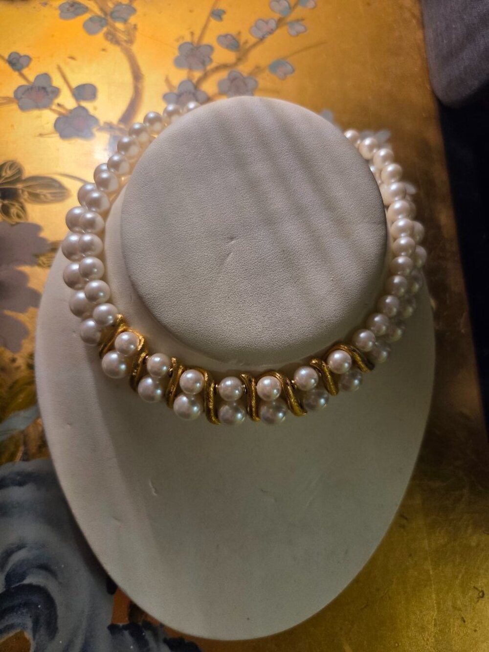 Vintage choker
